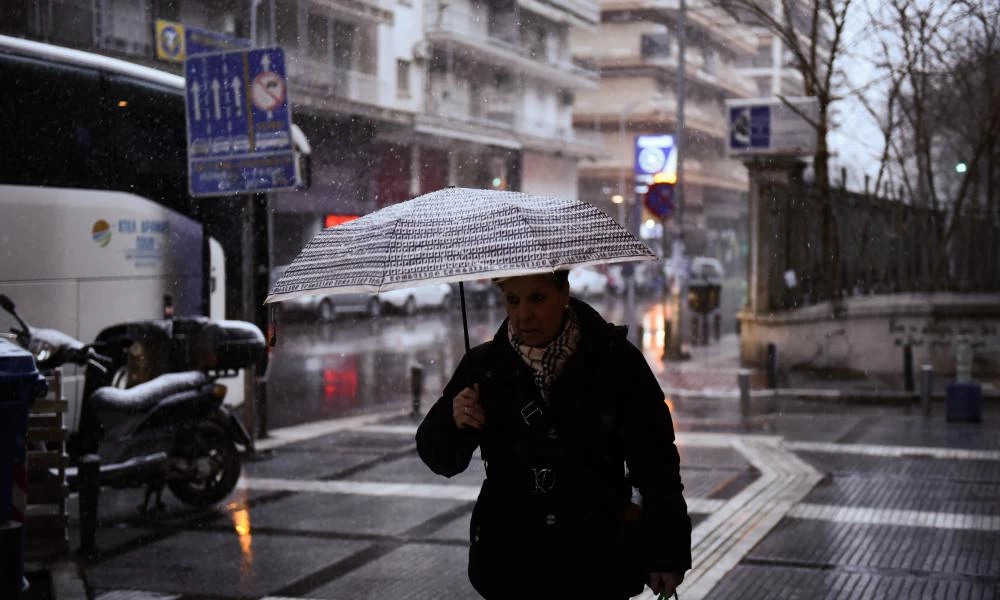 Καιρός σήμερα: Κρύο, βροχές και 8 μποφόρ – Χειμωνιάζει....